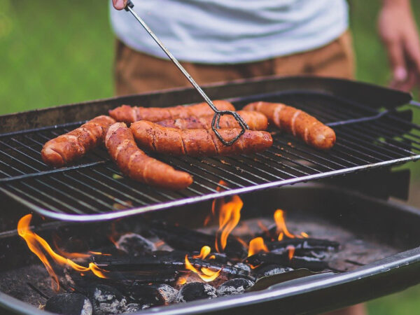 Monatszusammenkunft mit Grillen